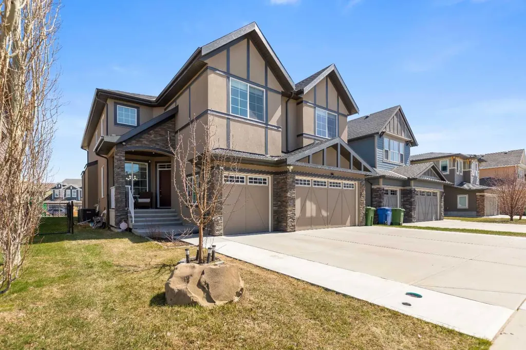 125 Kinniburgh Loop Chestermere AB T1X 0T9