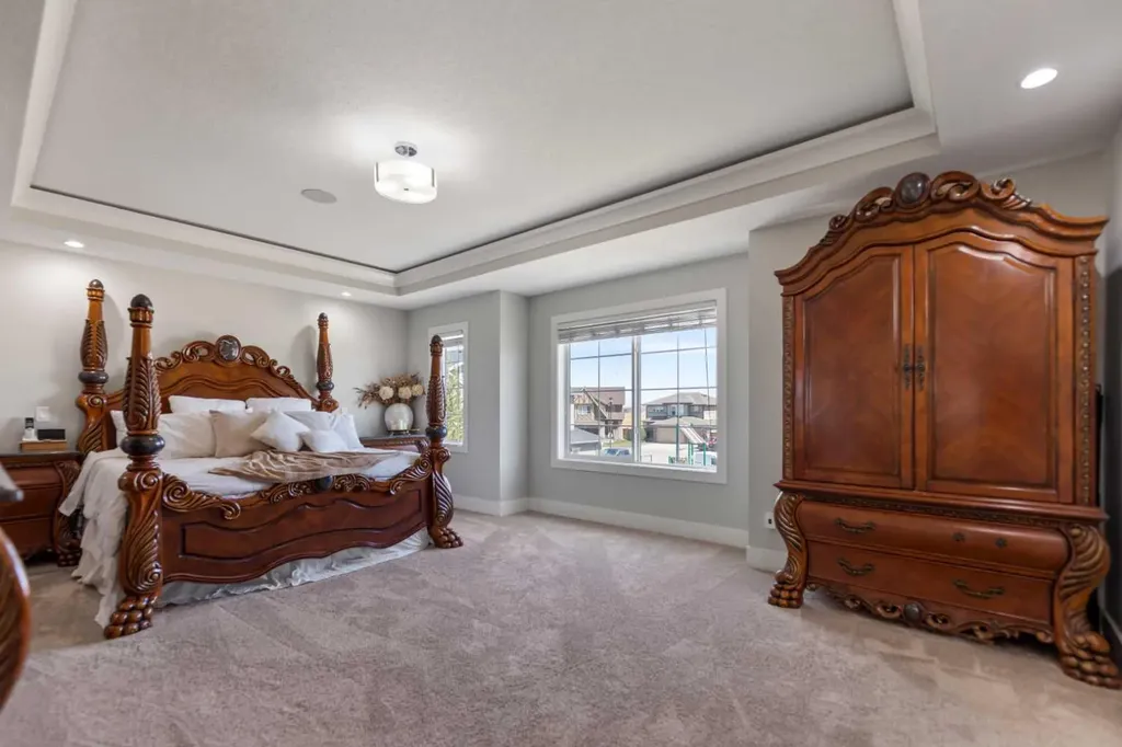 125 Kinniburgh Loop Chestermere AB T1X 0T9
