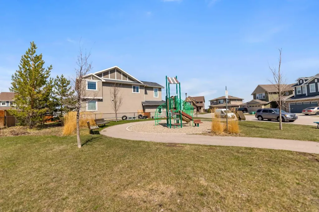 125 Kinniburgh Loop Chestermere AB T1X 0T9