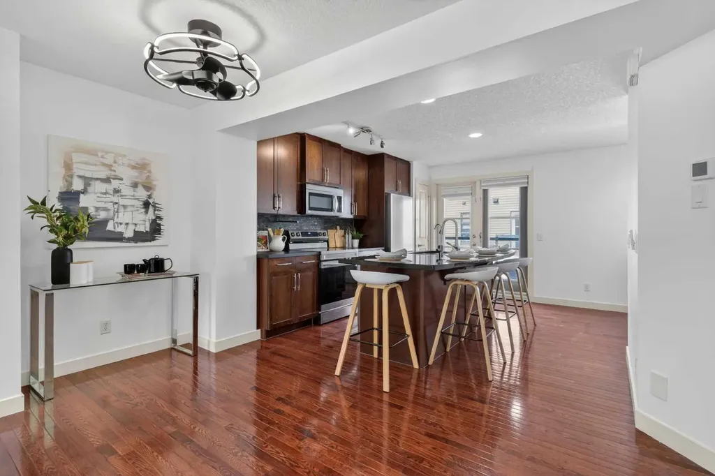 124 Aspen Hills Villas SW Calgary AB T3H 0H7