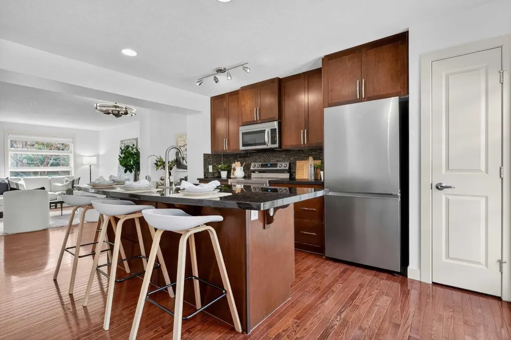 124 Aspen Hills Villas SW Calgary AB T3H 0H7
