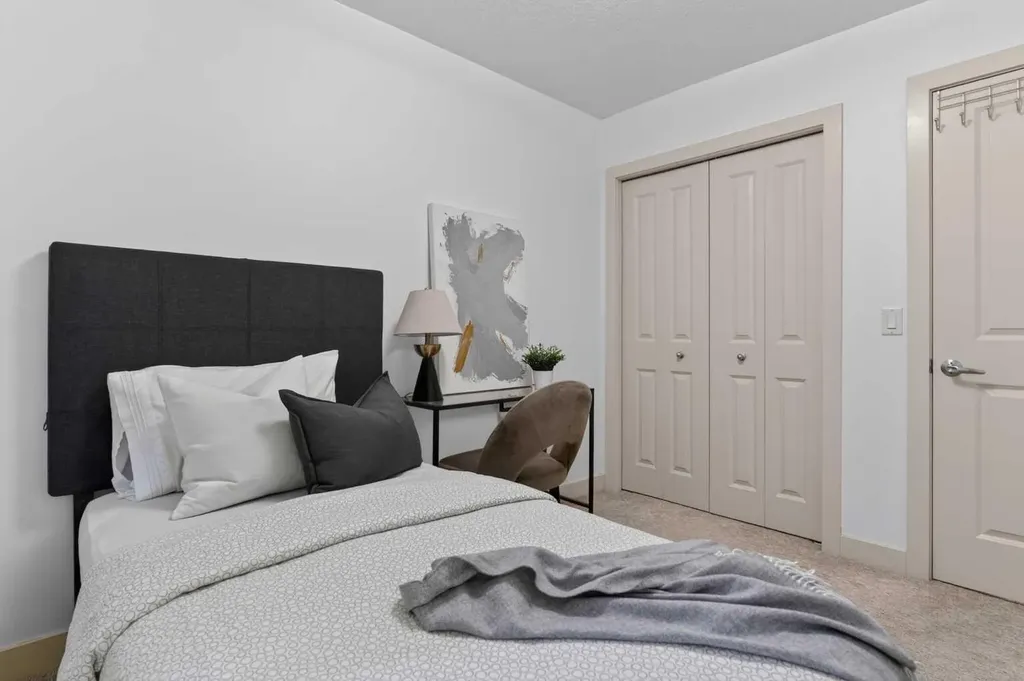 124 Aspen Hills Villas SW Calgary AB T3H 0H7