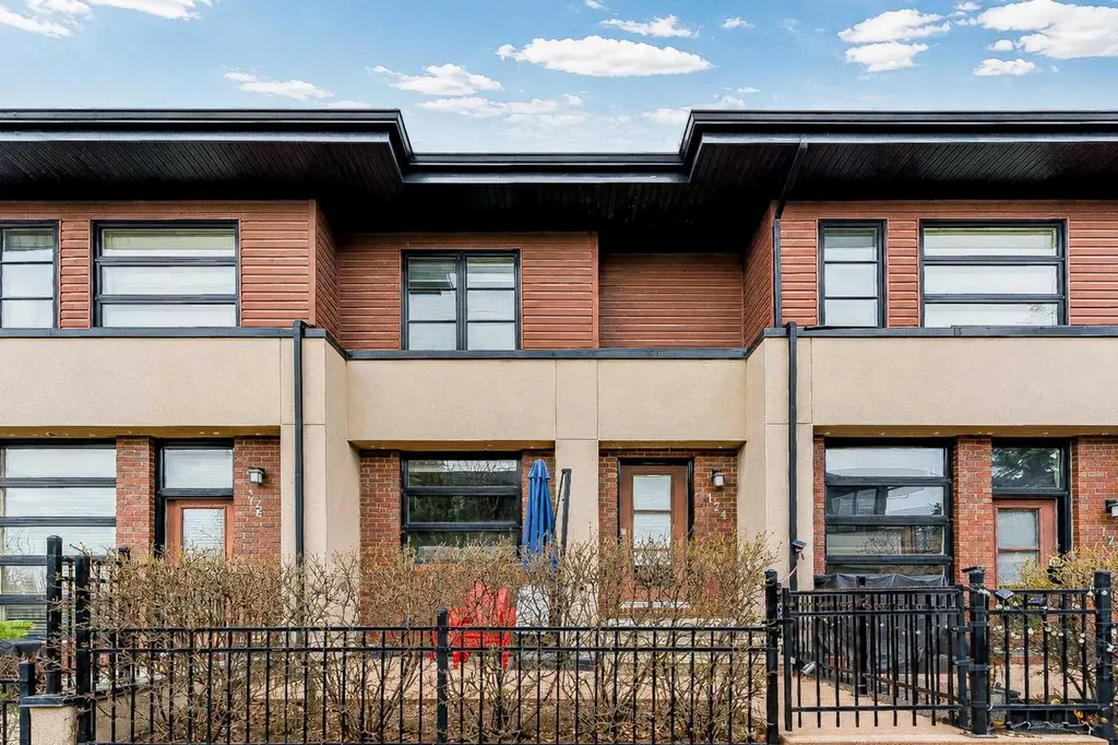 124 Aspen Hills Villas SW Calgary AB T3H 0H7