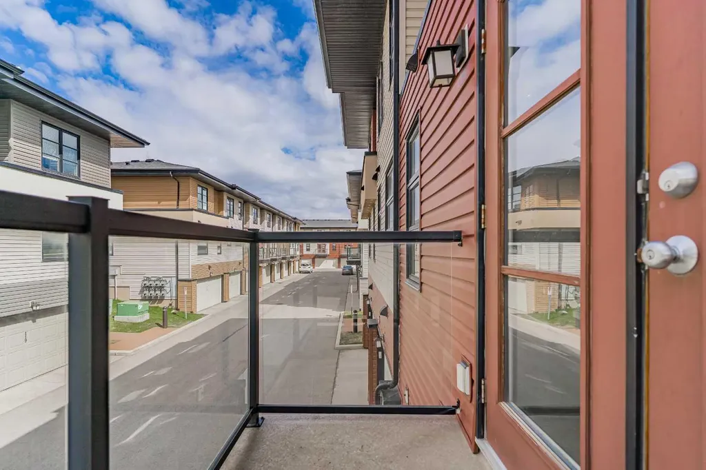 124 Aspen Hills Villas SW Calgary AB T3H 0H7