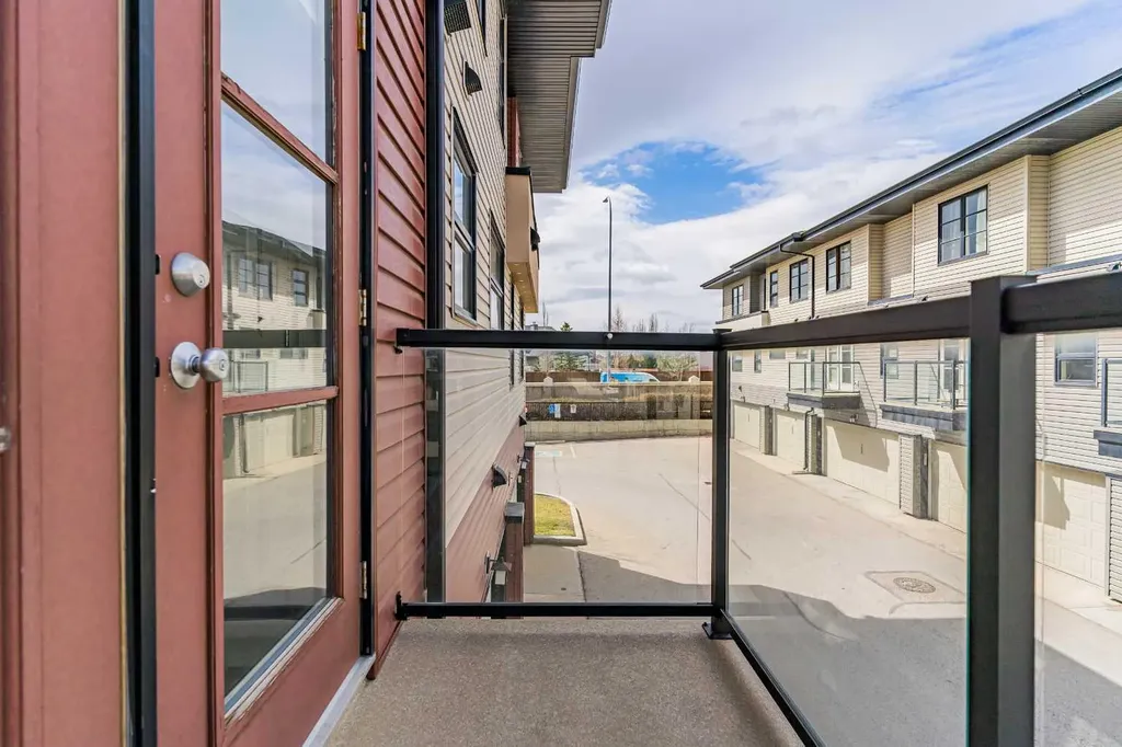 124 Aspen Hills Villas SW Calgary AB T3H 0H7