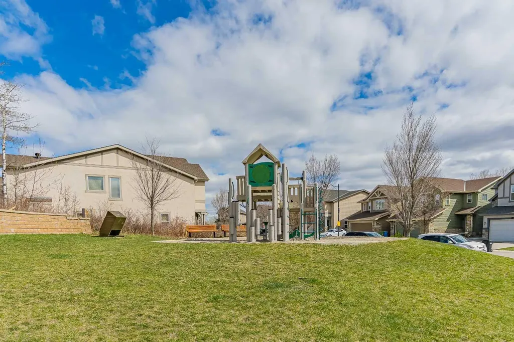 124 Aspen Hills Villas SW Calgary AB T3H 0H7