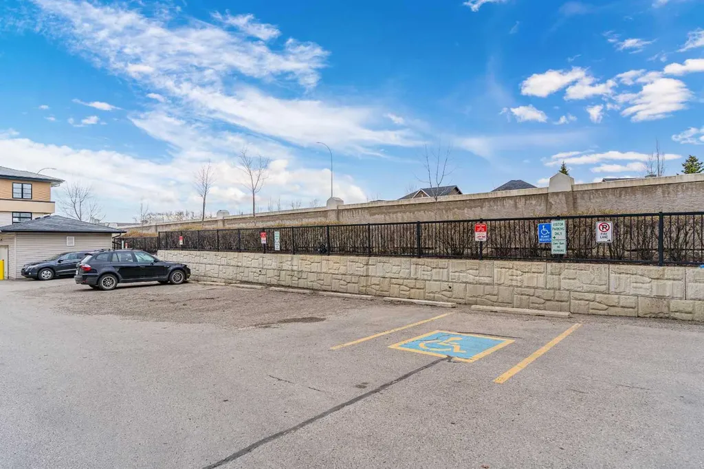 124 Aspen Hills Villas SW Calgary AB T3H 0H7