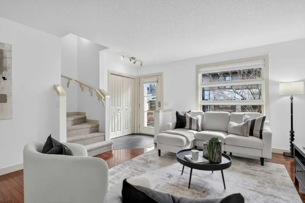 124 Aspen Hills Villas SW Calgary AB T3H 0H7