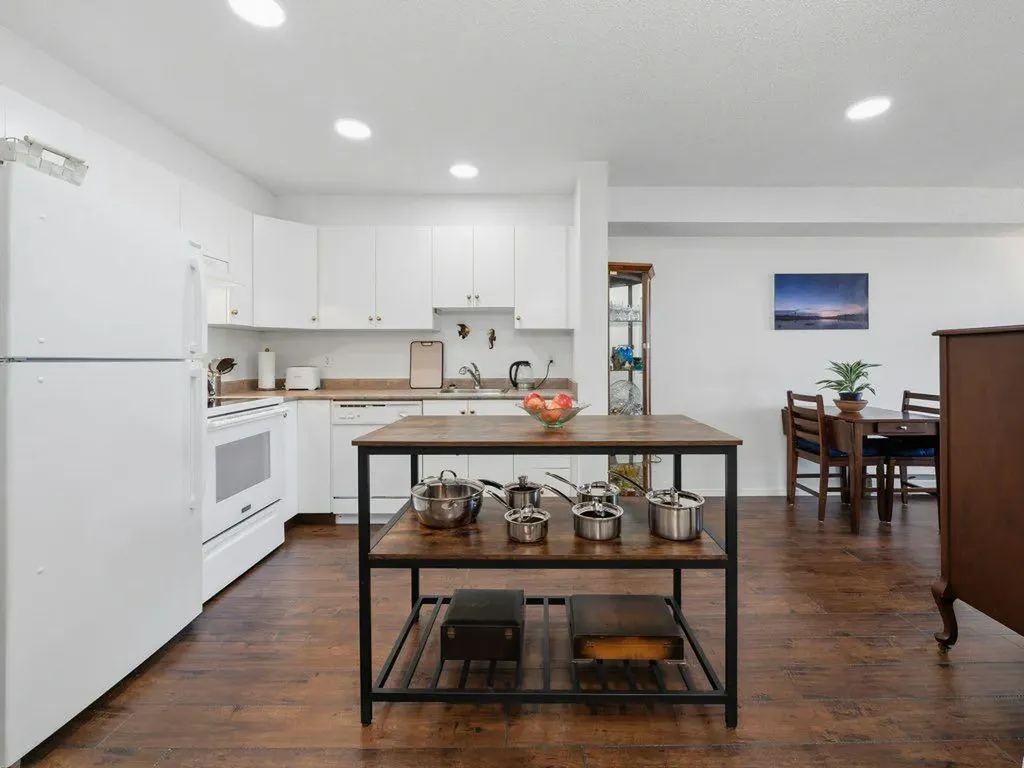 16320 24 Street SW Calgary AB T2Y 5A1