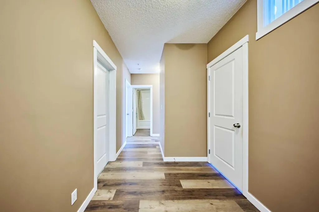 1740 9 Street NW Calgary AB T2M 4Z5