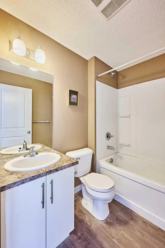 1740 9 Street NW Calgary AB T2M 4Z5
