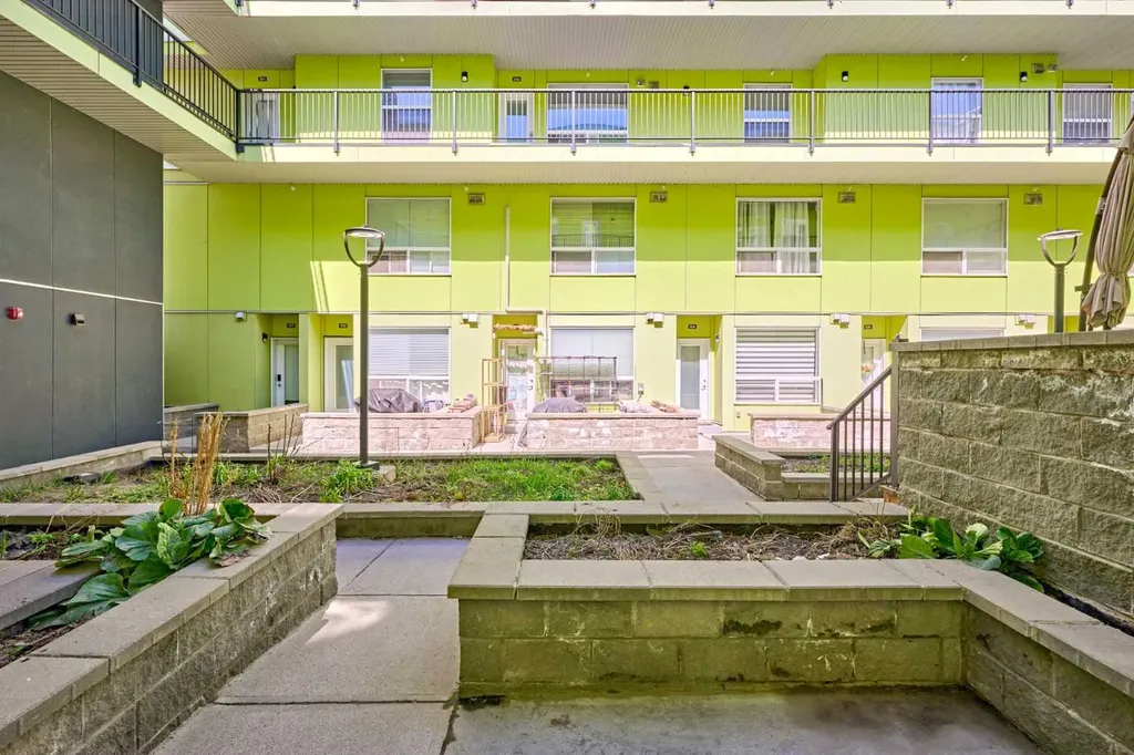 1740 9 Street NW Calgary AB T2M 4Z5