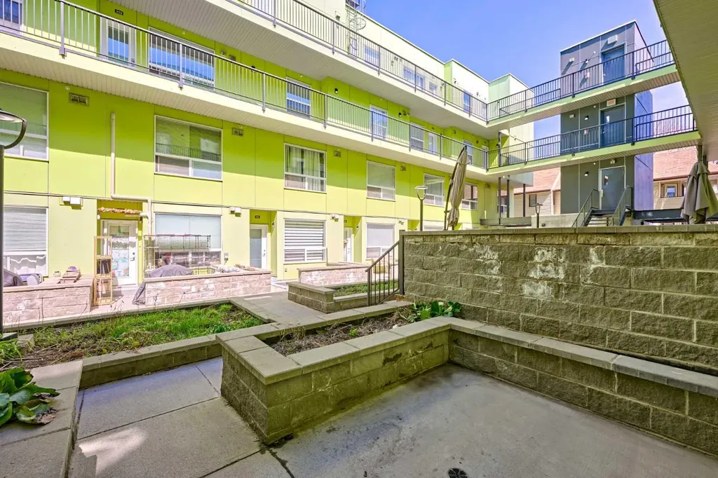 1740 9 Street NW Calgary AB T2M 4Z5