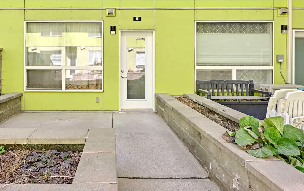 1740 9 Street NW Calgary AB T2M 4Z5