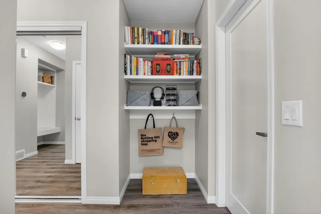 20 Carrington Circle NW Calgary AB T3P 0Y6