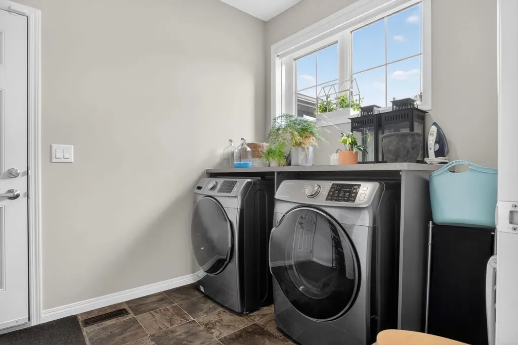 20 Carrington Circle NW Calgary AB T3P 0Y6