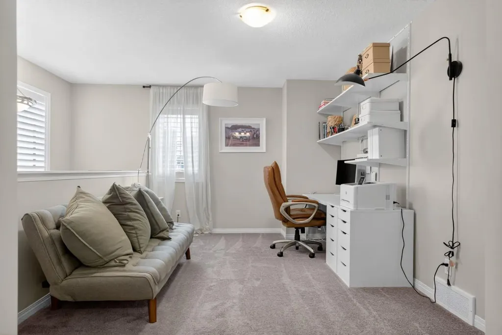 20 Carrington Circle NW Calgary AB T3P 0Y6