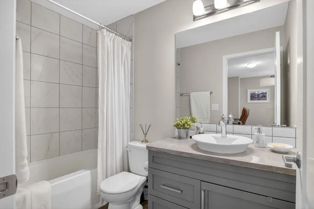 20 Carrington Circle NW Calgary AB T3P 0Y6