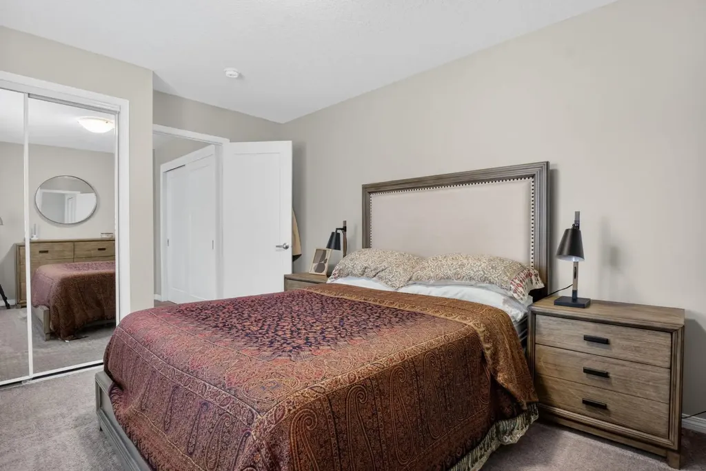 20 Carrington Circle NW Calgary AB T3P 0Y6