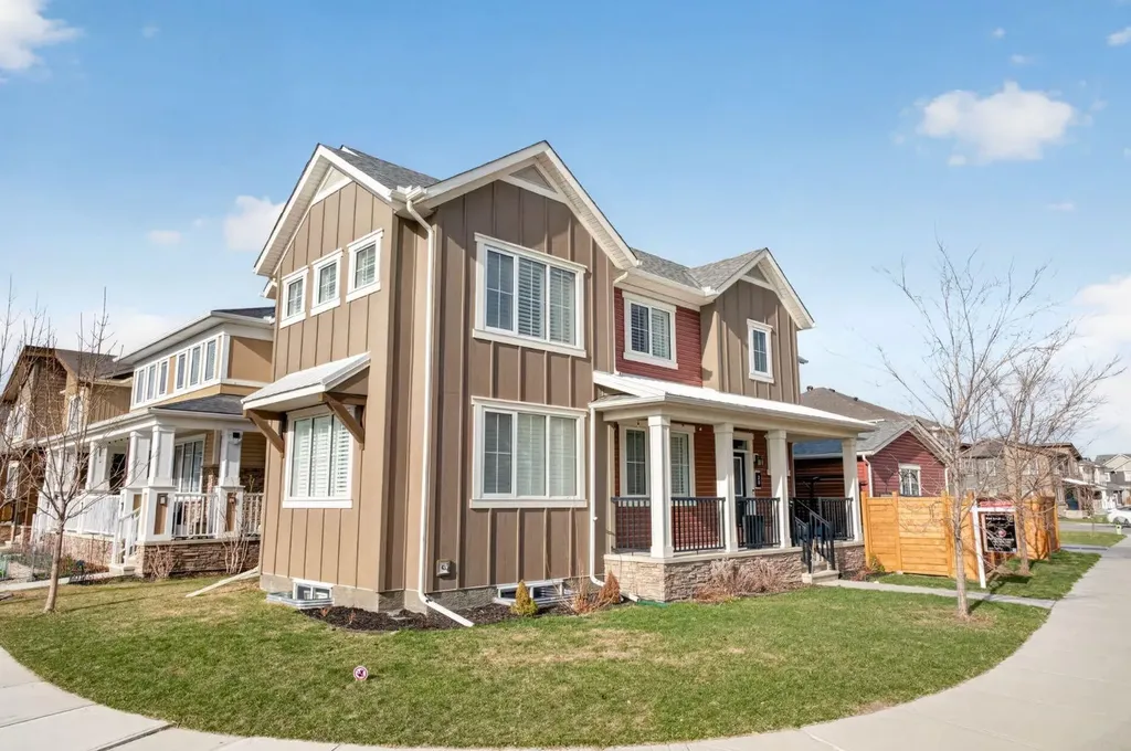 20 Carrington Circle NW Calgary AB T3P 0Y6