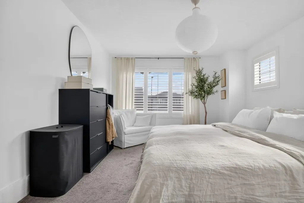 20 Carrington Circle NW Calgary AB T3P 0Y6