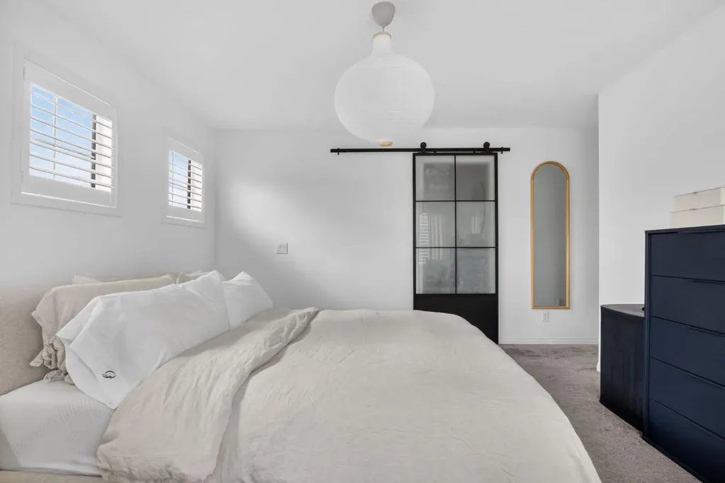 20 Carrington Circle NW Calgary AB T3P 0Y6