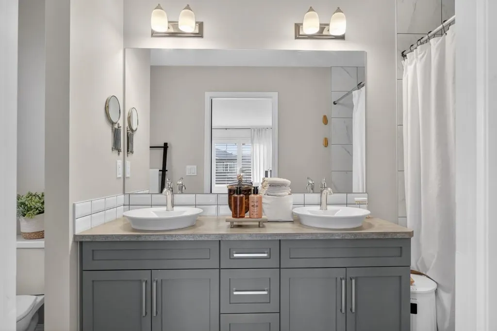 20 Carrington Circle NW Calgary AB T3P 0Y6
