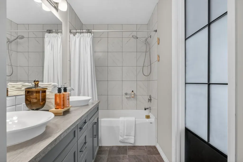 20 Carrington Circle NW Calgary AB T3P 0Y6