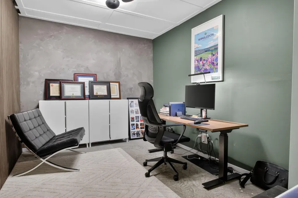 20 Carrington Circle NW Calgary AB T3P 0Y6