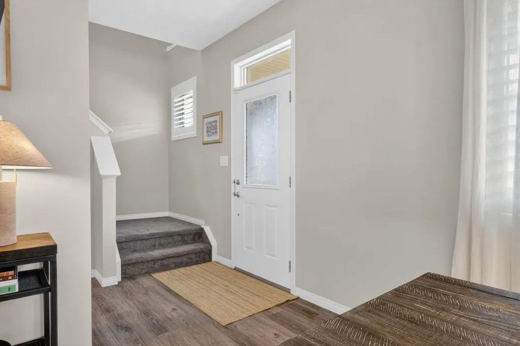 20 Carrington Circle NW Calgary AB T3P 0Y6