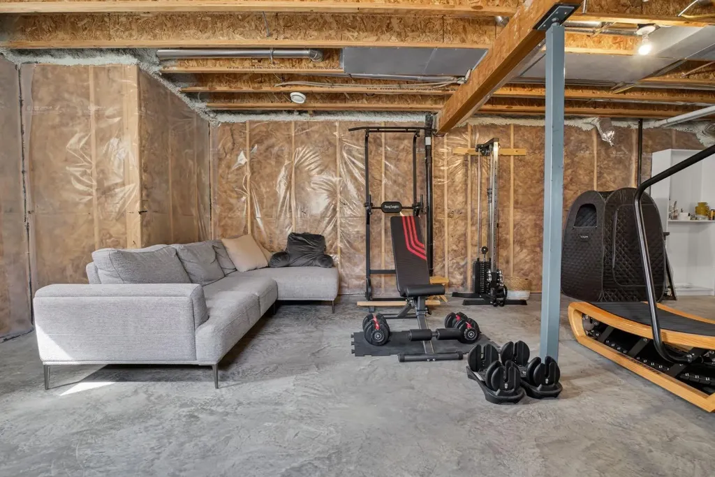 20 Carrington Circle NW Calgary AB T3P 0Y6