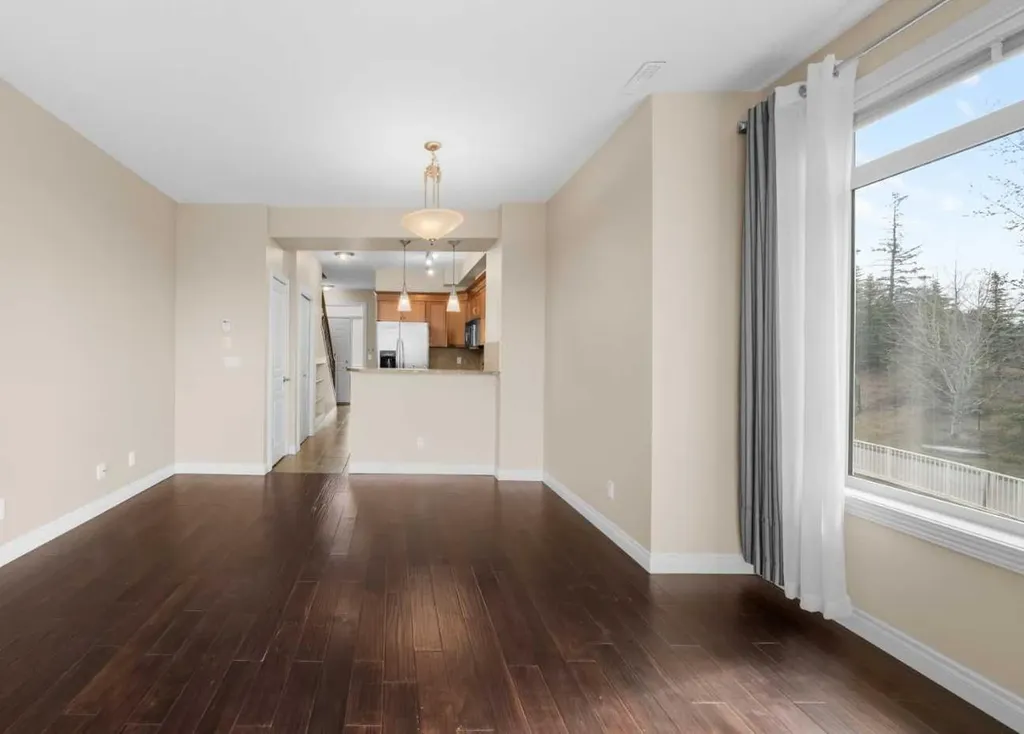 181 Rockyledge View NW Calgary AB T3G 6B1