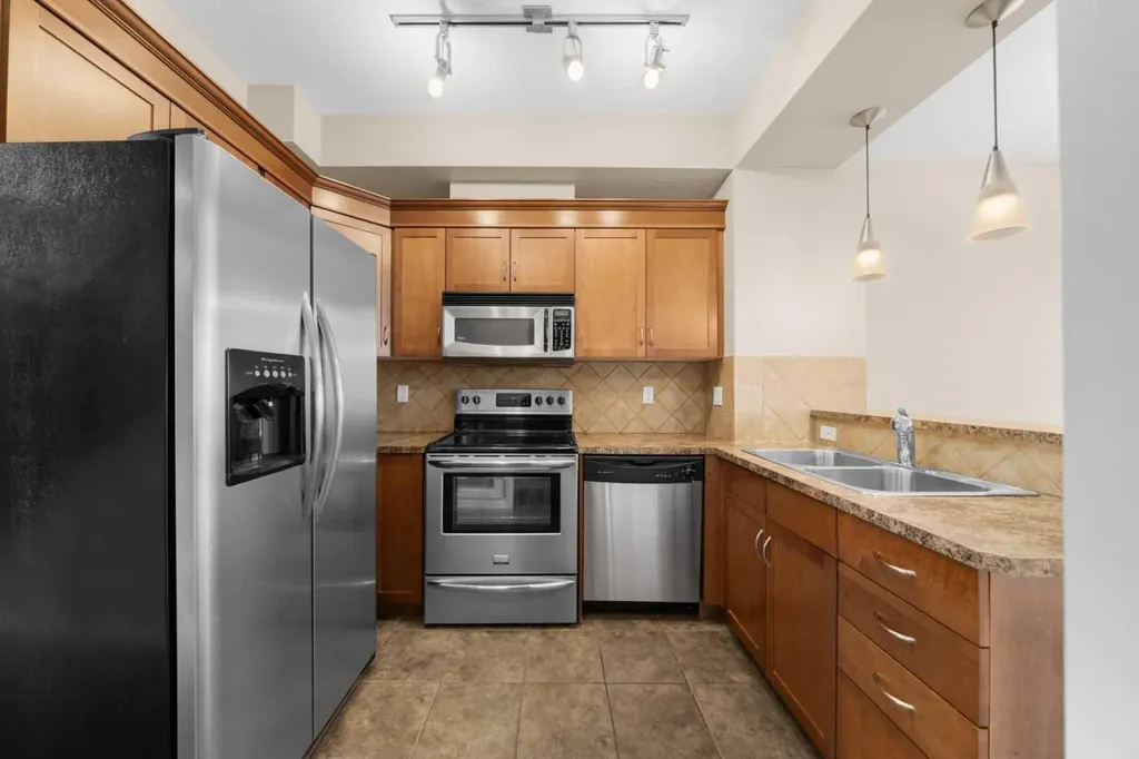 181 Rockyledge View NW Calgary AB T3G 6B1
