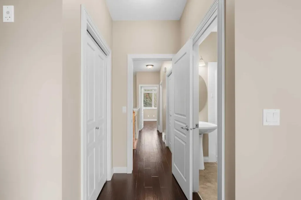 181 Rockyledge View NW Calgary AB T3G 6B1