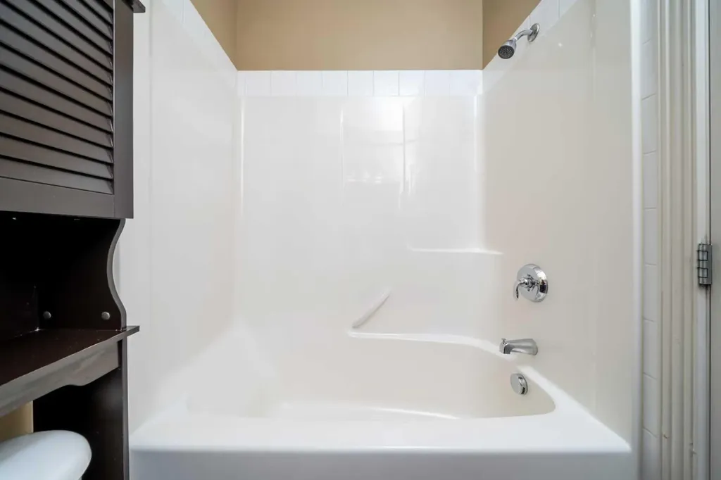 181 Rockyledge View NW Calgary AB T3G 6B1