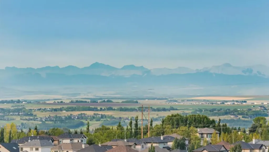 181 Rockyledge View NW Calgary AB T3G 6B1