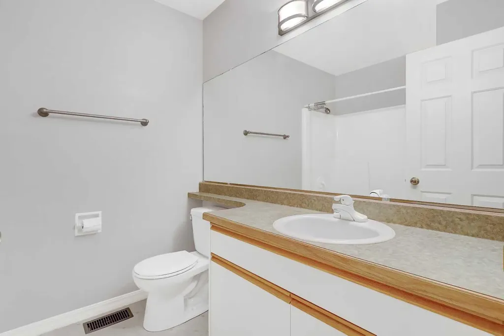 9919 99 Avenue Grande Prairie AB T8V0R6