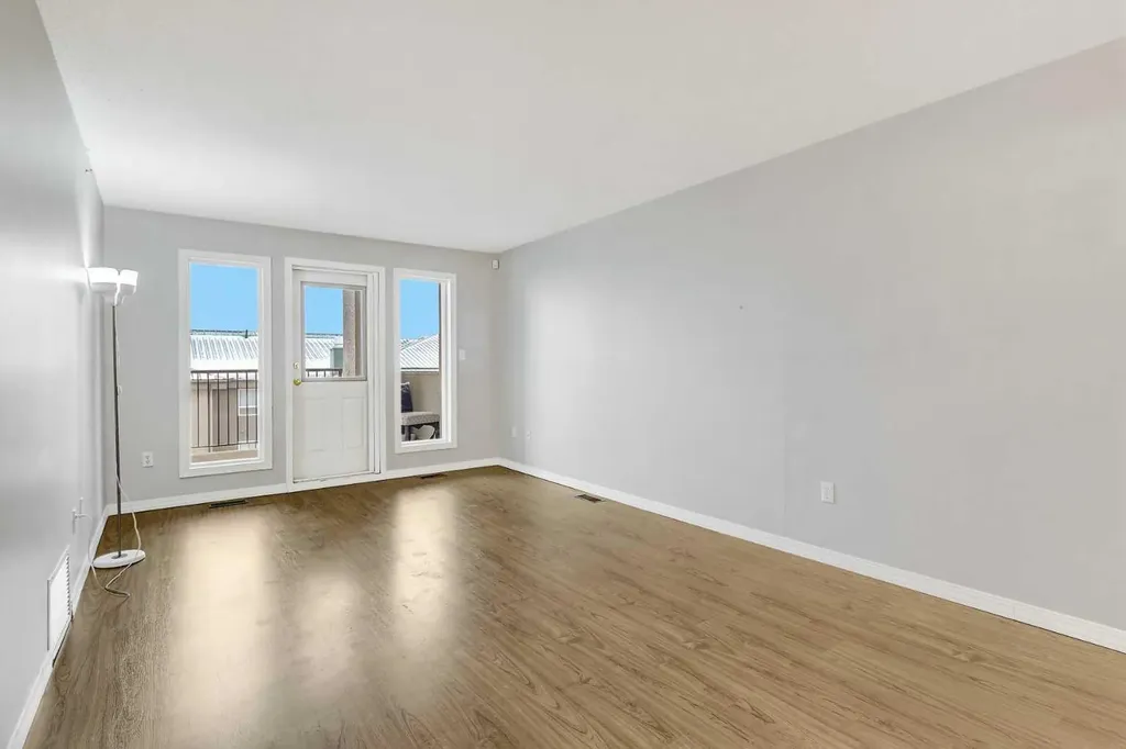 9919 99 Avenue Grande Prairie AB T8V0R6
