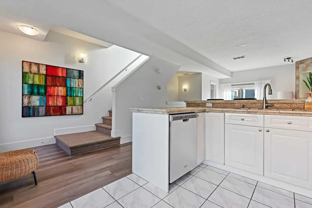 603 15 Avenue SW Calgary AB T2R 0R4