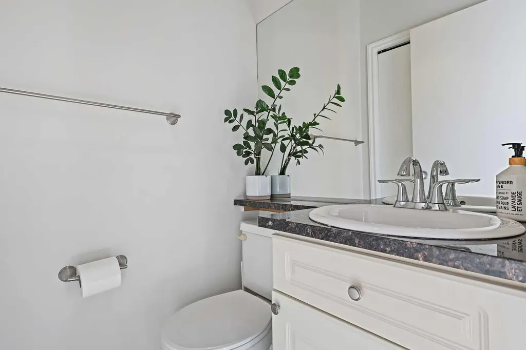 603 15 Avenue SW Calgary AB T2R 0R4