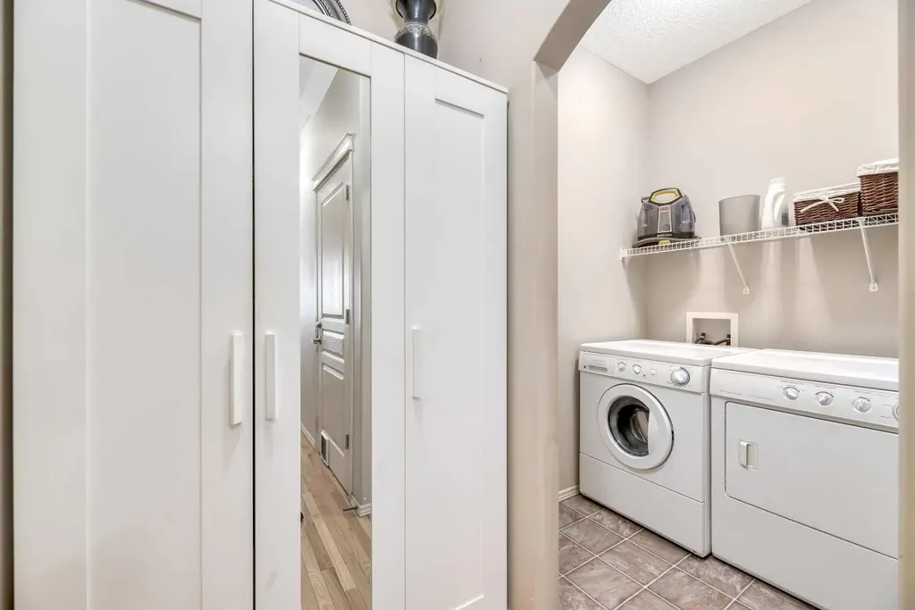 408 Rainbow Falls Way Chestermere AB T1X 1S8
