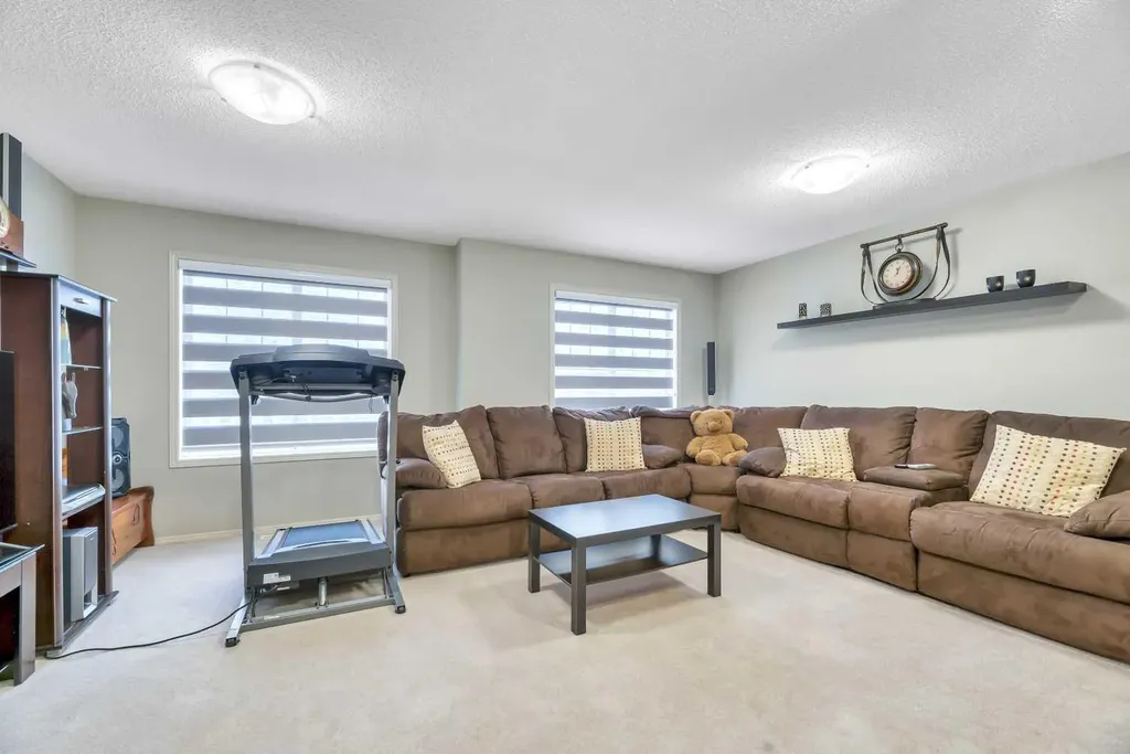 408 Rainbow Falls Way Chestermere AB T1X 1S8