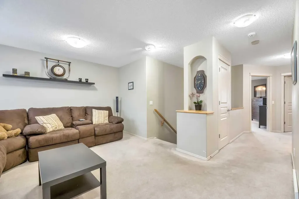 408 Rainbow Falls Way Chestermere AB T1X 1S8