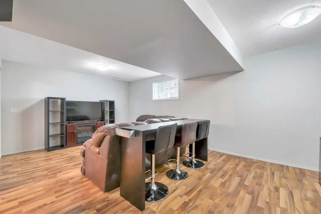 408 Rainbow Falls Way Chestermere AB T1X 1S8