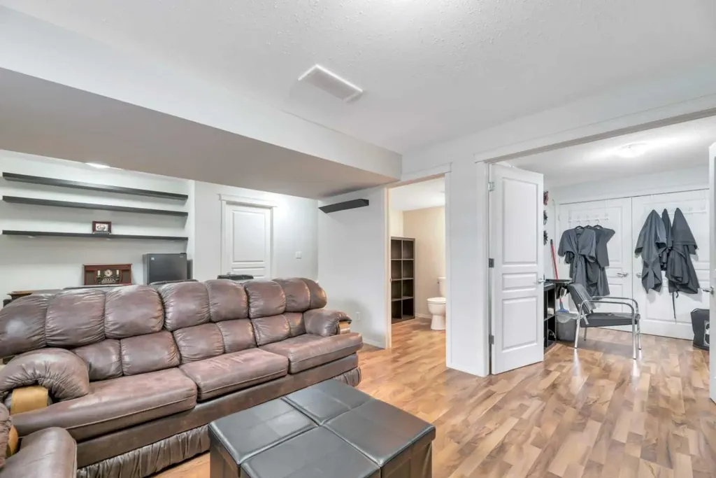 408 Rainbow Falls Way Chestermere AB T1X 1S8