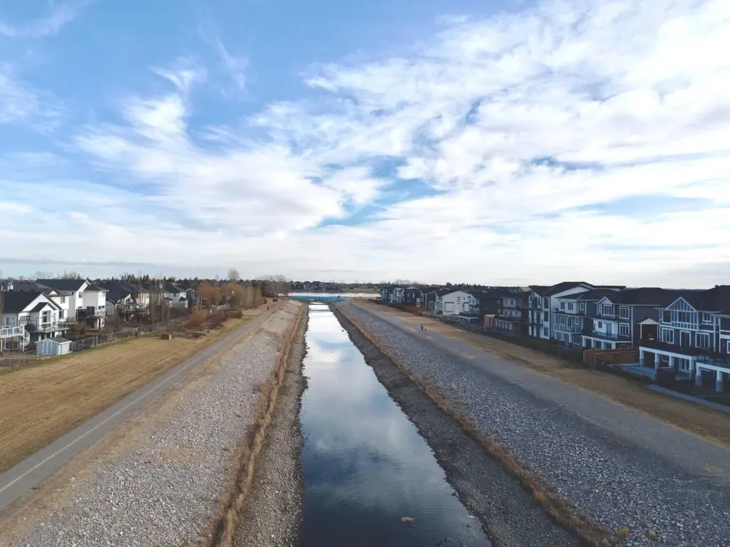 408 Rainbow Falls Way Chestermere AB T1X 1S8