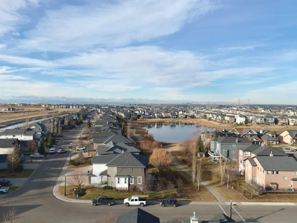 408 Rainbow Falls Way Chestermere AB T1X 1S8