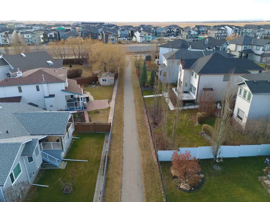 408 Rainbow Falls Way Chestermere AB T1X 1S8
