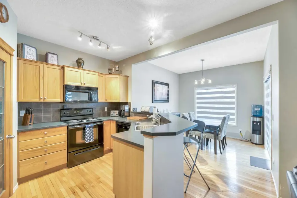 408 Rainbow Falls Way Chestermere AB T1X 1S8