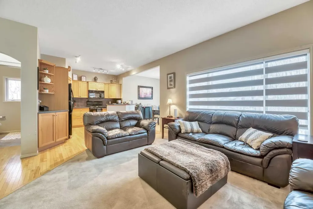 408 Rainbow Falls Way Chestermere AB T1X 1S8